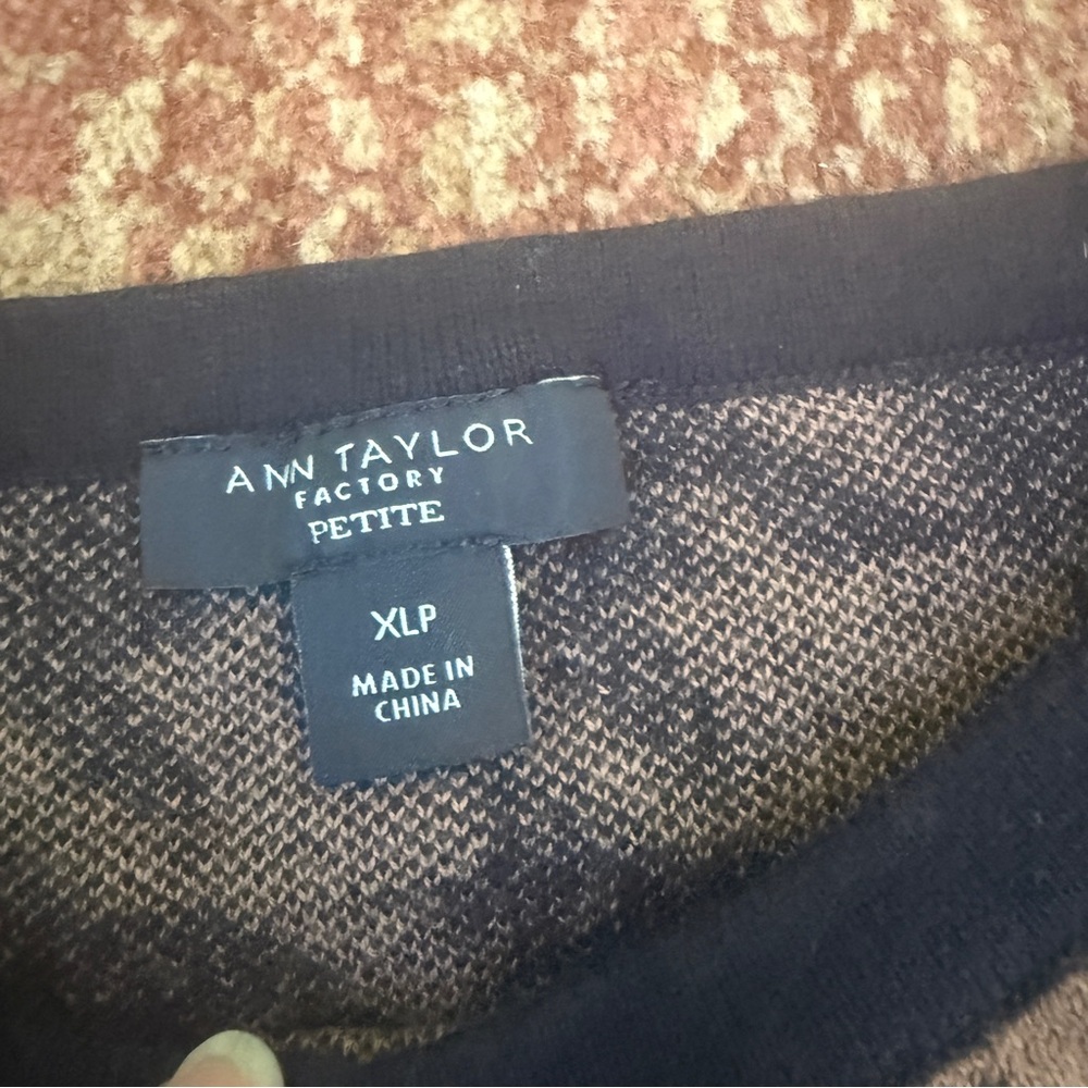 Ann Taylor Stylish Houndstooth Sweater - Black and Tan. Size XLP - Picture 2 of 6